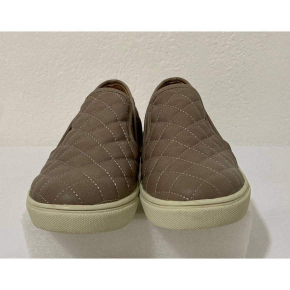 Steve Madden Size 6.5B Khaki Ecentrcq Quilted Comfort Sneakers Loafers Slip-On - Picture 3 of 8